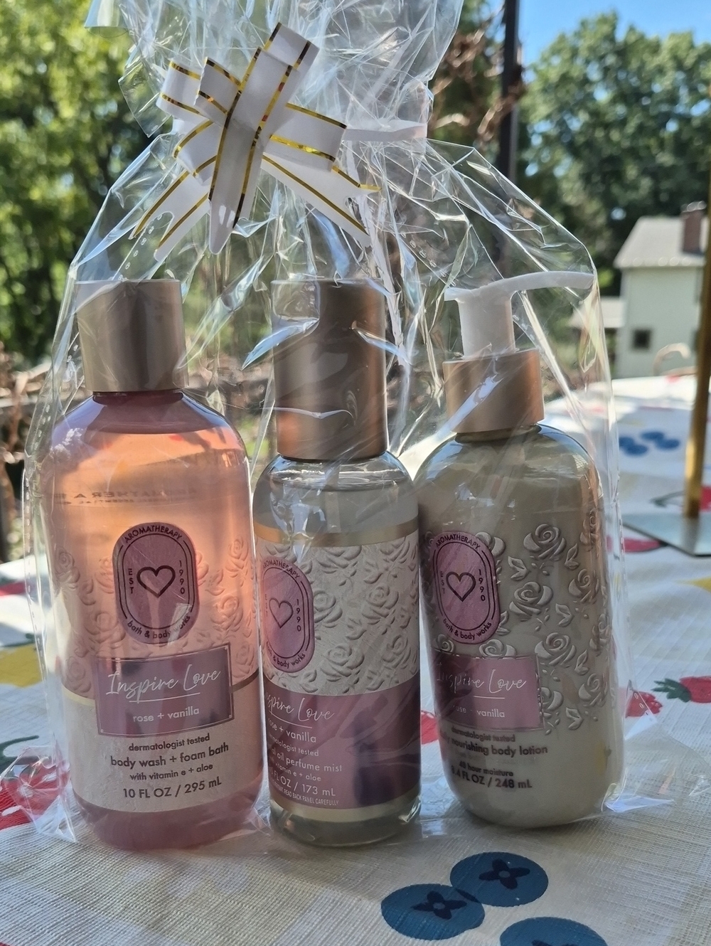 BATH & BODY WORKS 🩷 3 PC Bundle🌹INSPIRE LOVE (ROSE+VANILLA) Wash/Lotion/Mist